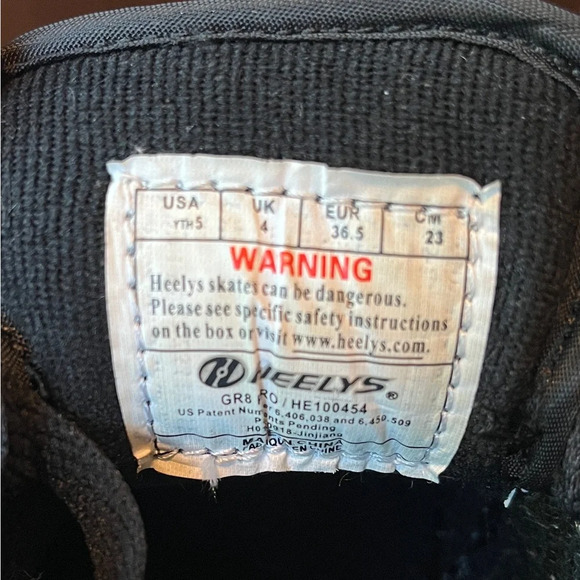 Heely’s Gr8 Pro Prints Flames Black/Red/Flames 5 M US Big Kid, Great Pre-Owned - Picture 8 of 8